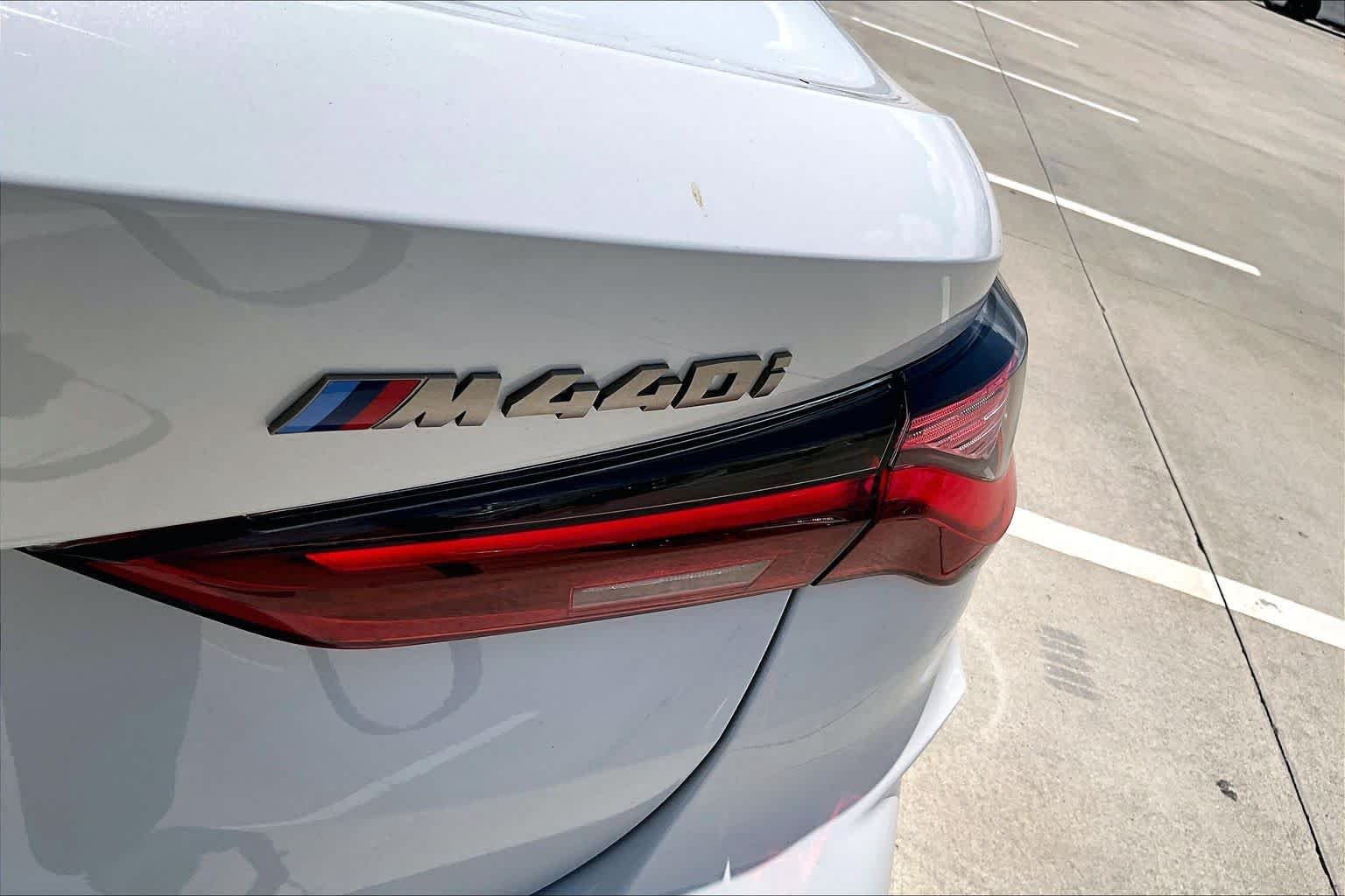 Used 2021 Alpine White BMW M440i image 9