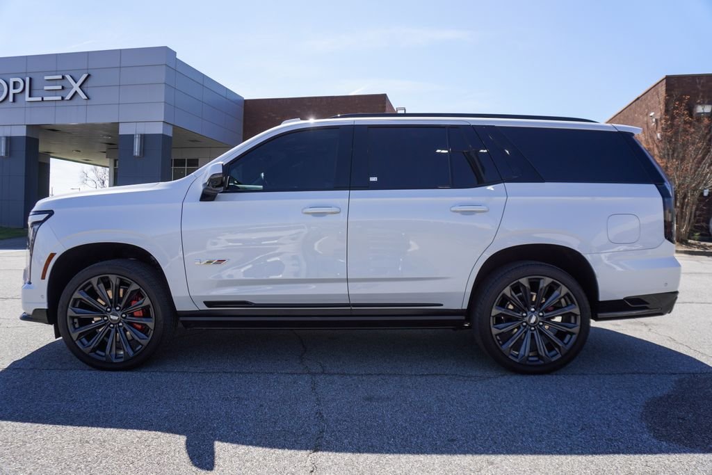 Used 2025 White Cadillac V-Series image 39