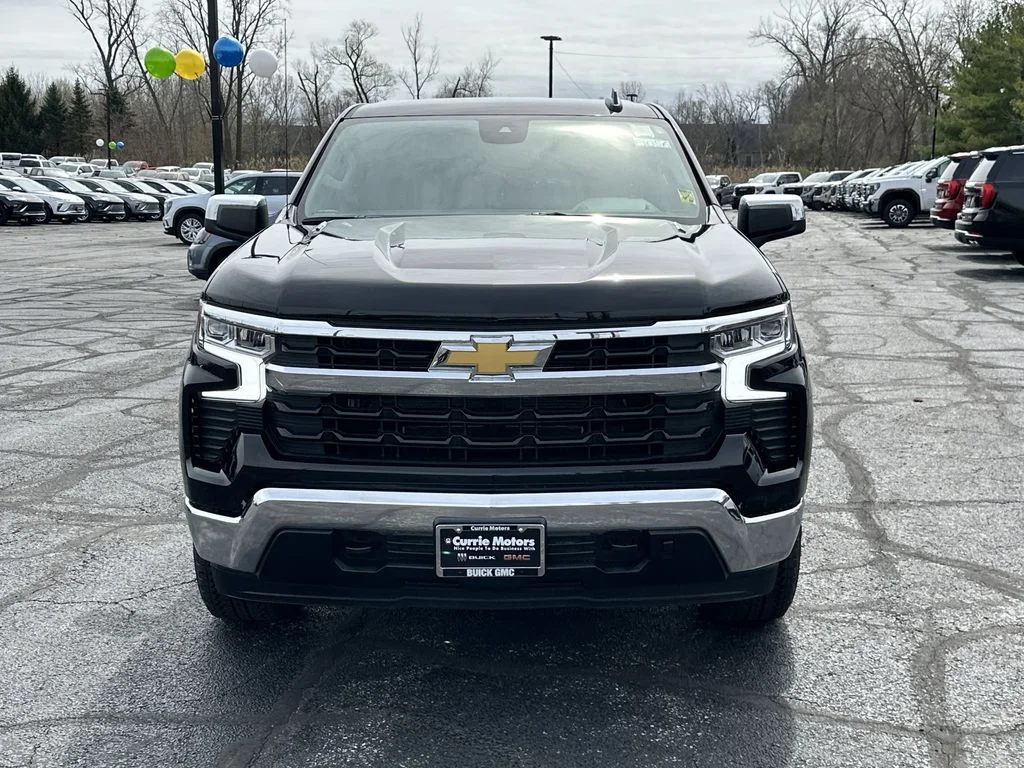 Used 2025 Black Chevrolet LT image 3