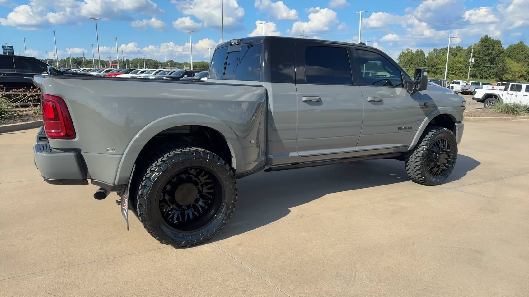 New 2026 Ceramic Gray Clearcoat Ram Limited image 9