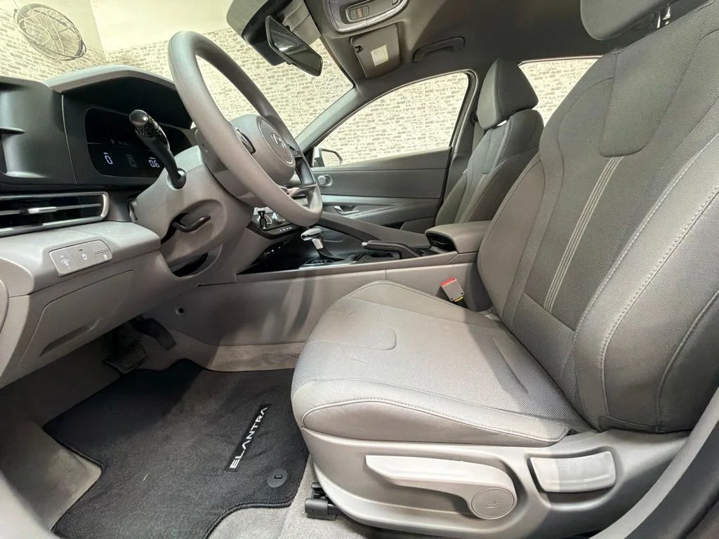 New 2026 Serenity White Hyundai SE image 23