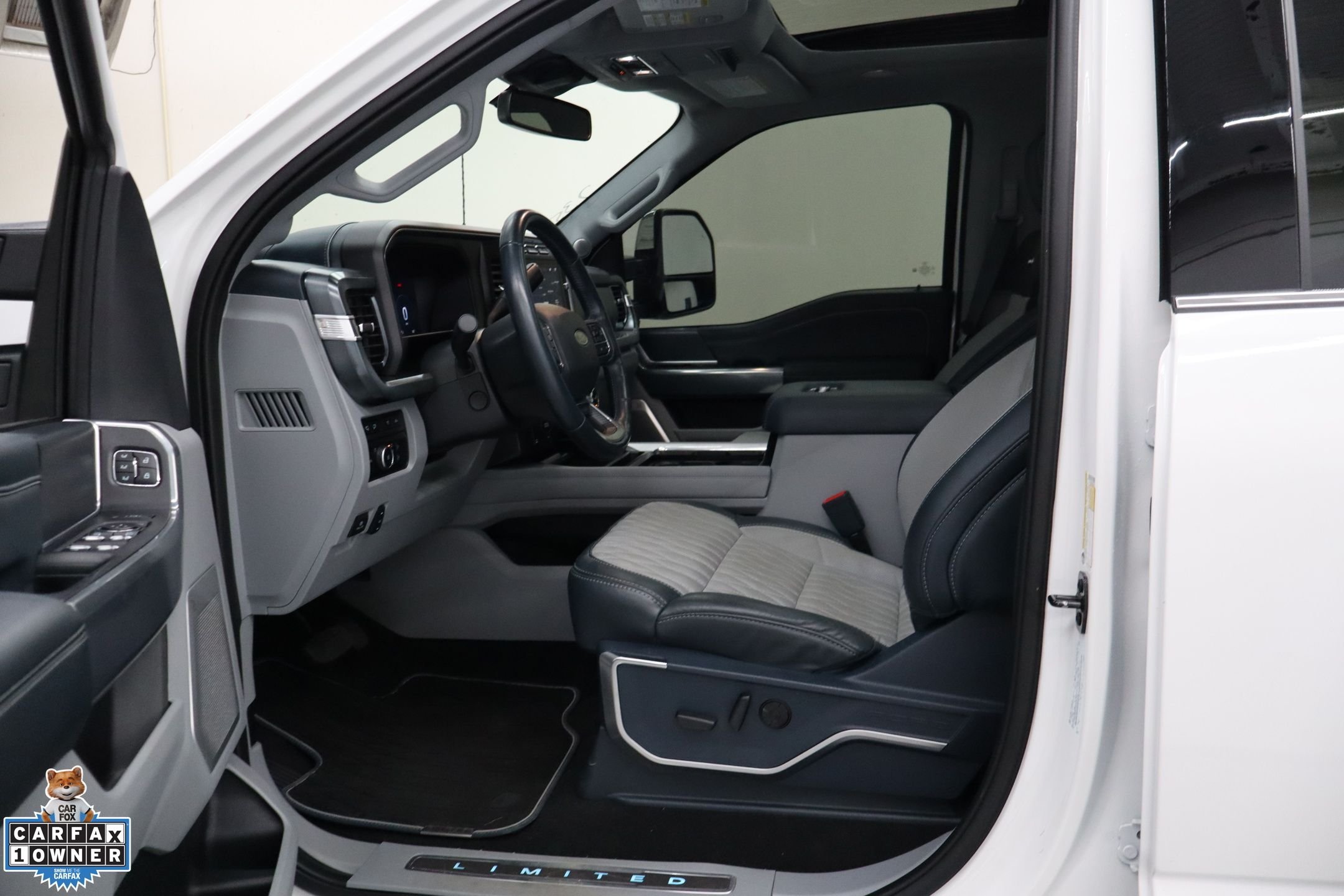 Used 2024 White Ford Limited image 23