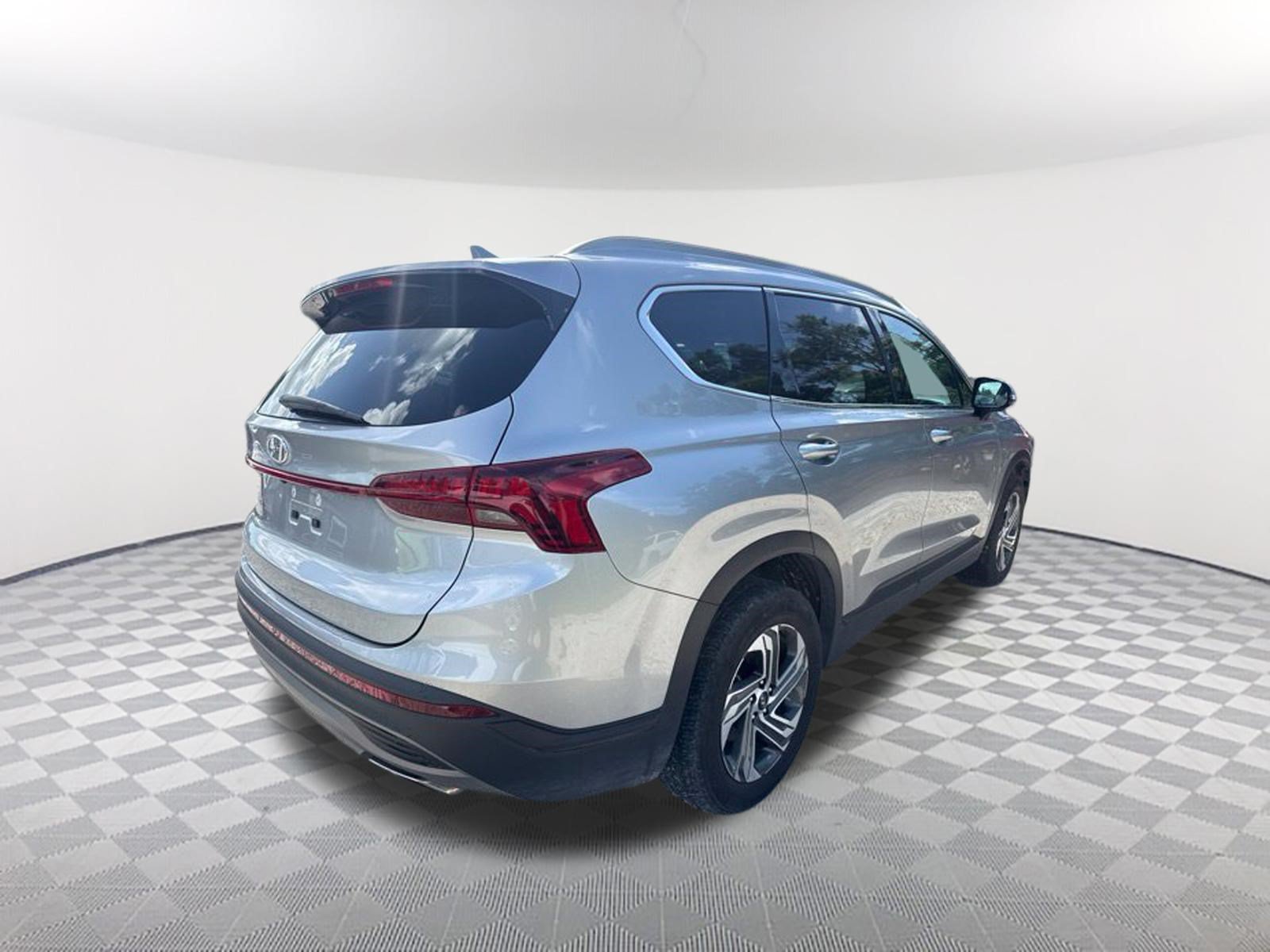Used 2023 Shimmering Silver Hyundai SEL image 6