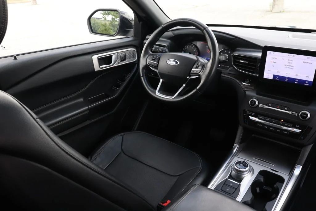 Used 2020 Blue Ford Limited image 12