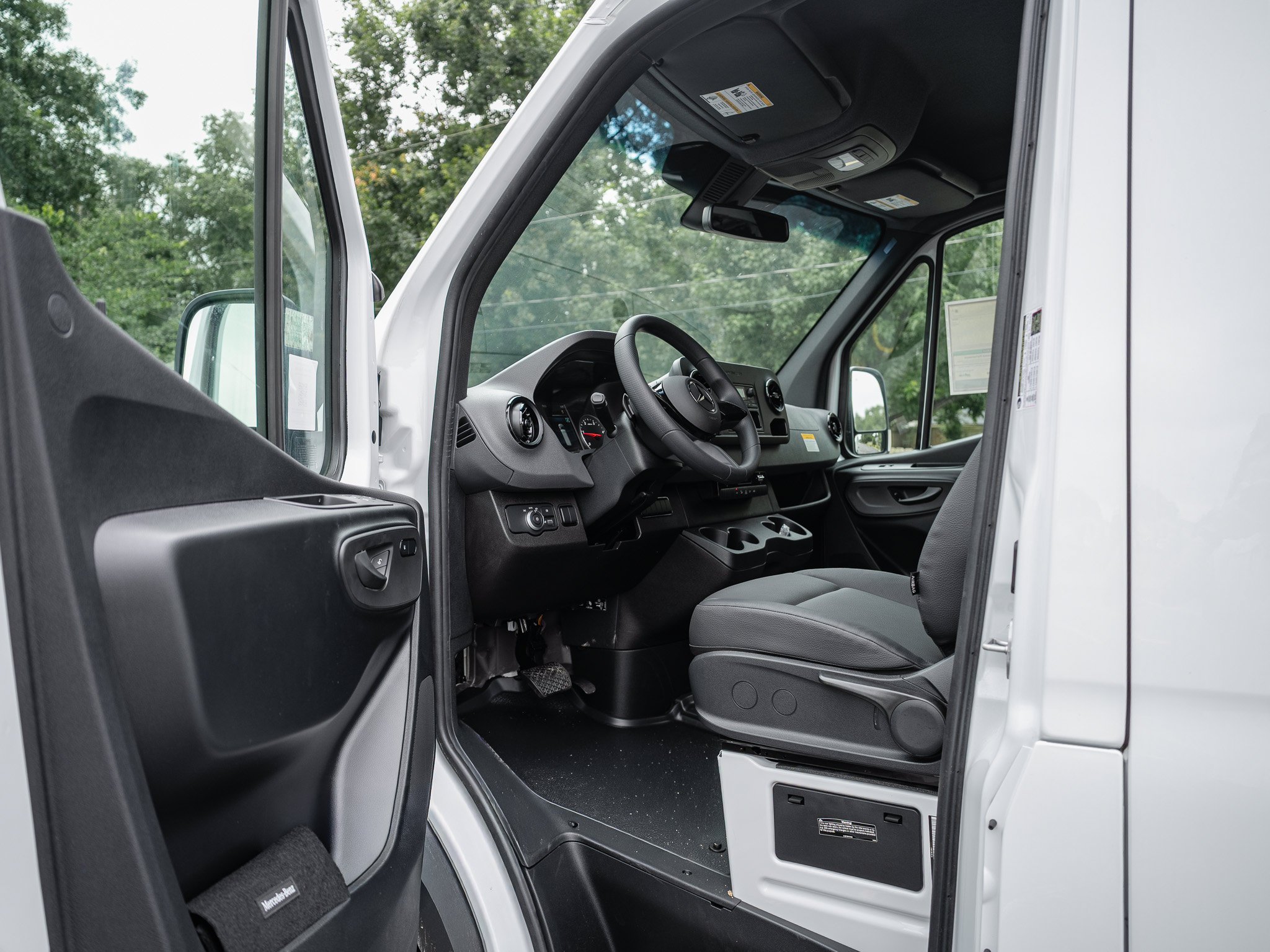 New 2026 ARCTIC WHITE Mercedes-Benz  image 20