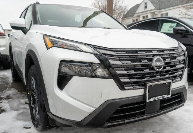 New 2026 Everest White Pearl TriCoat Nissan SV image 4