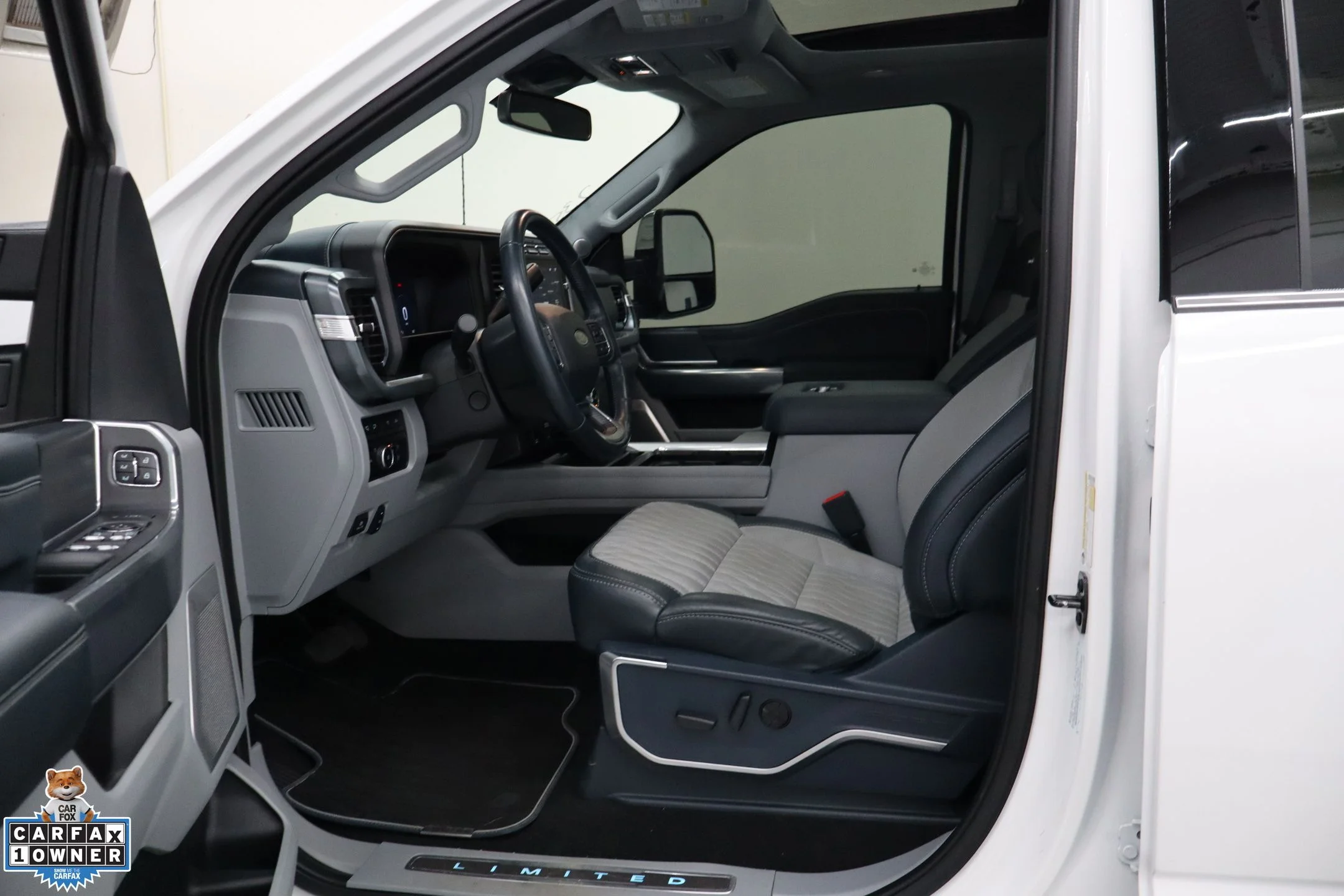Used 2024 White Ford Limited image 23