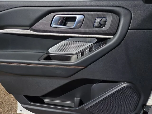 New 2026 Star White Metallic Tri-Coat Ford Tremor® image 14