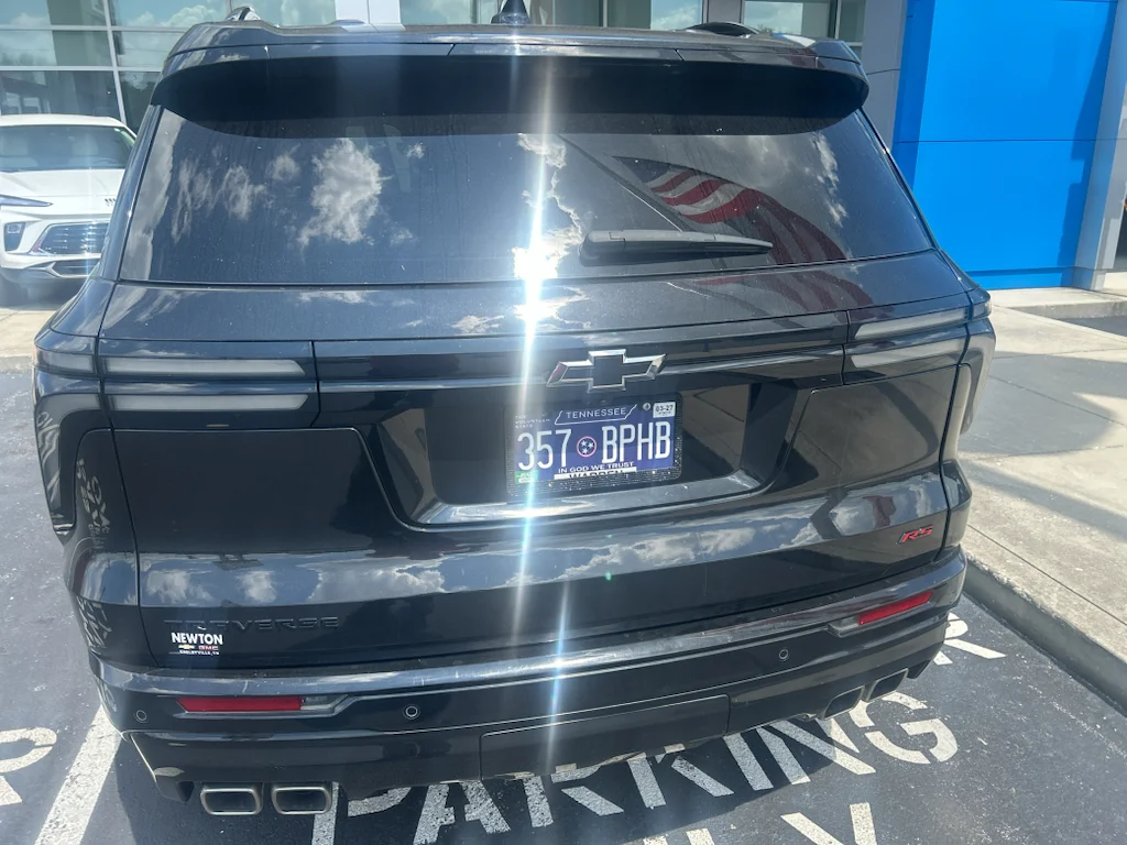 Used 2024 Mosaic Black Metallic Chevrolet RS image 6