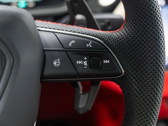 Used 2025 Black Lamborghini SE image 23