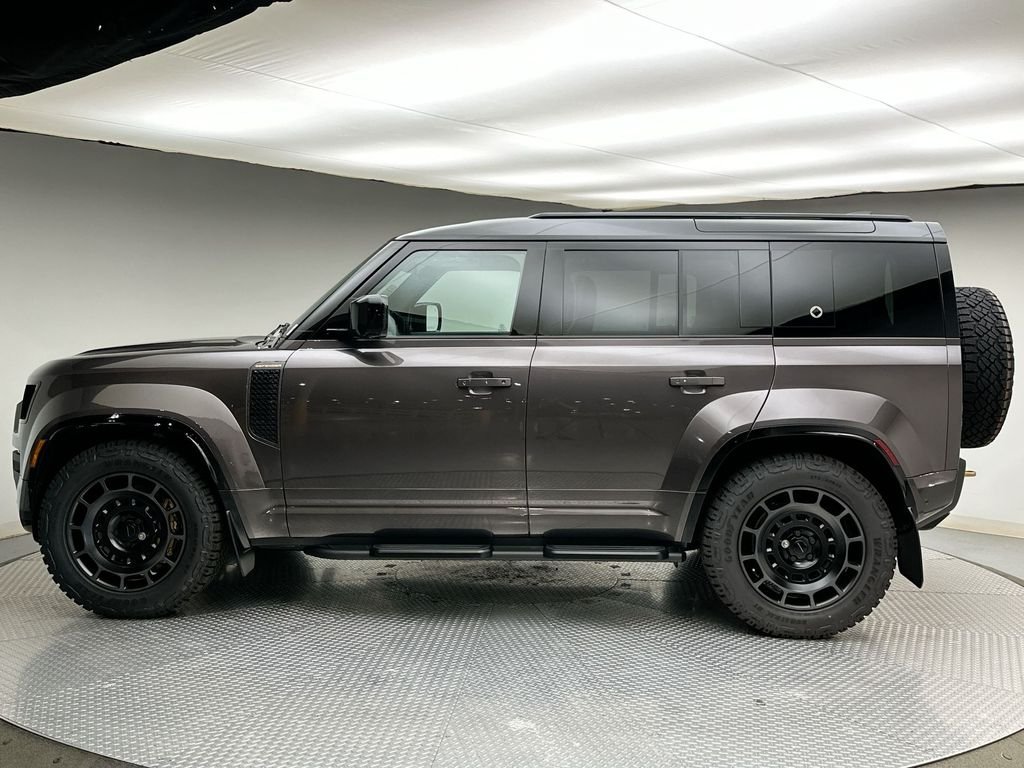 New 2026 Charente Grey Prem Met Land Rover OCTA image 2