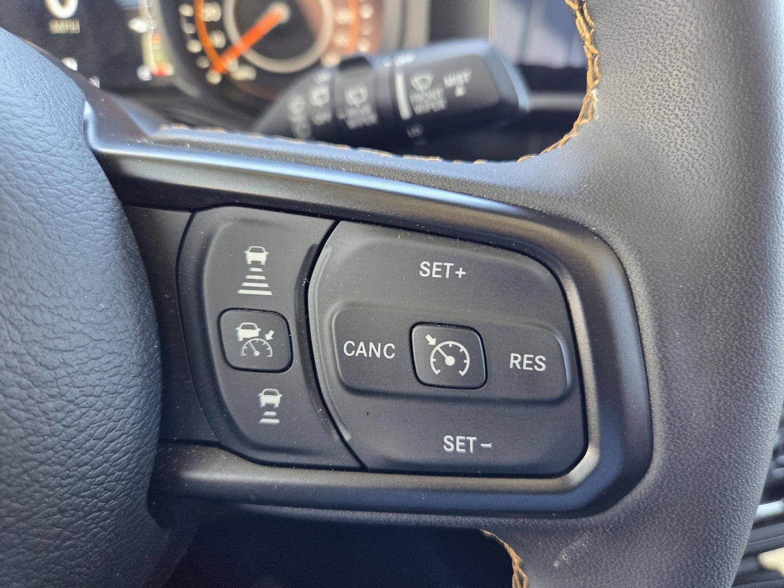 Used 2024 YELLOW JEEP SPOR image 12