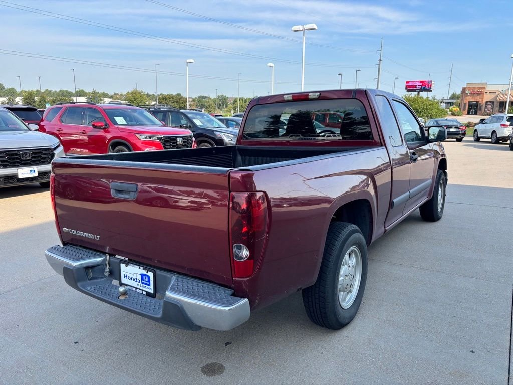 Used 2008 Deep Ruby Metallic Chevrolet LT RWD image 5