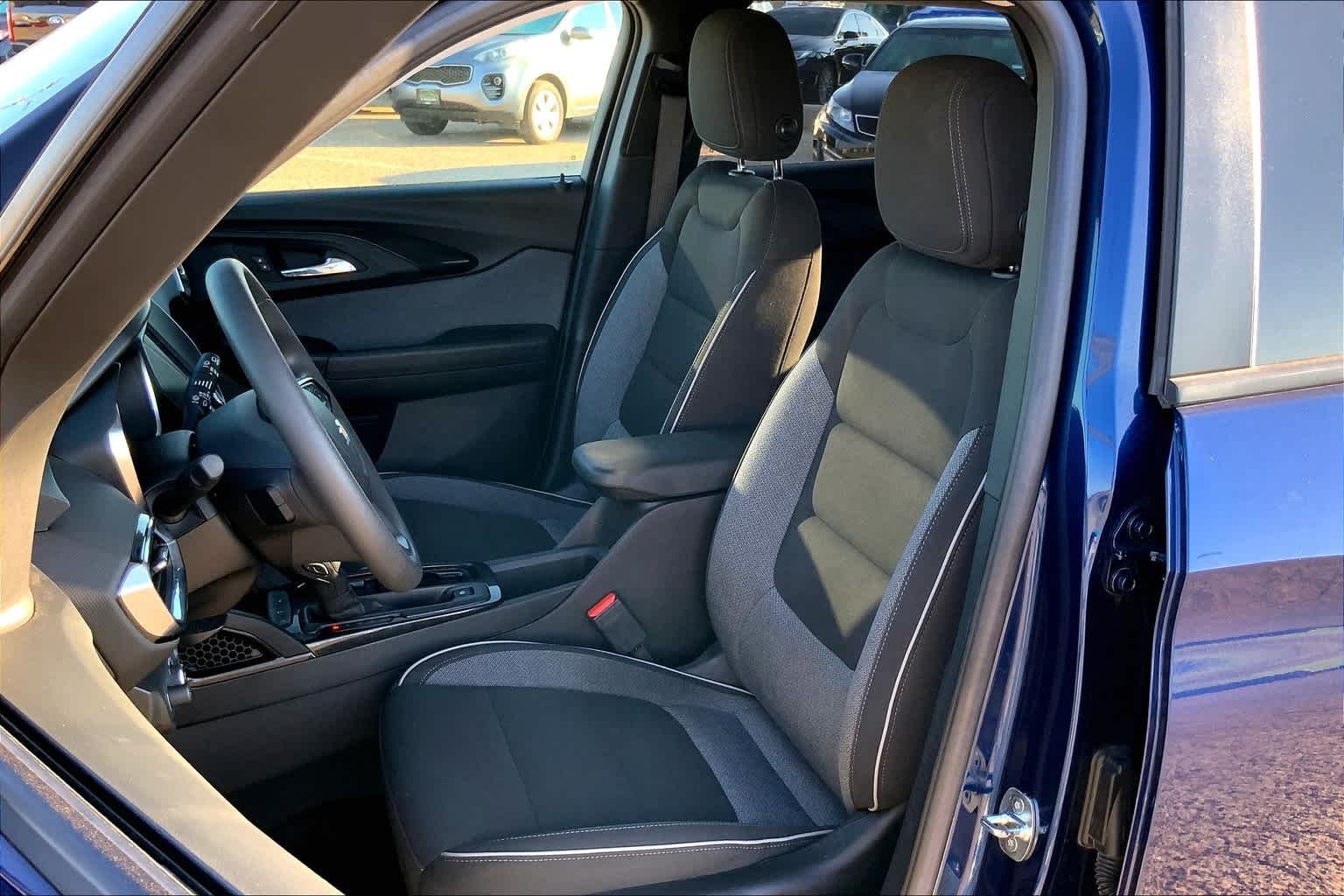 Used 2022 Blue Glow Metallic Chevrolet LT image 7