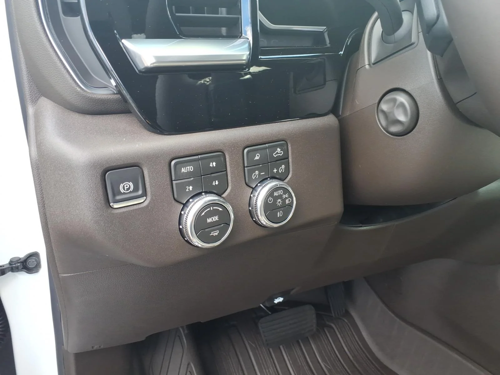 2026 GMC Sierra 1500 SLT - Photo 17