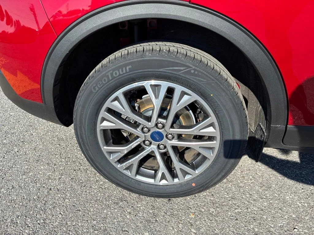 Used 2022 Red Ford SEL image 59