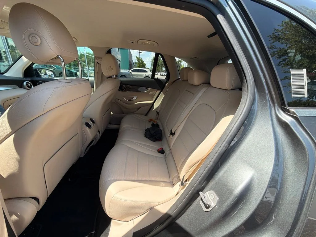 Used 2019 Gray Mercedes-Benz GLC 300 image 4