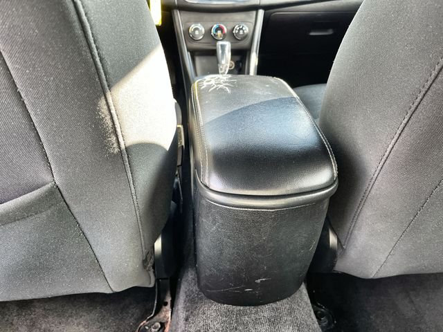 Used 2014 Black Dodge SE image 22
