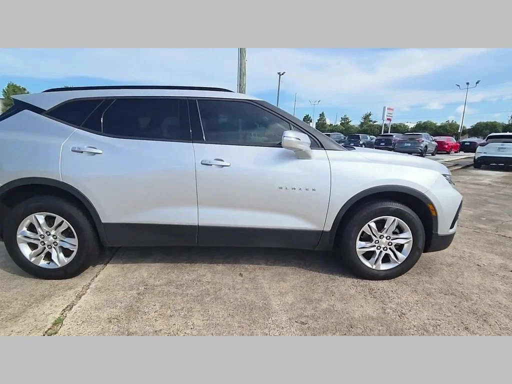 Used 2019 Silver Chevrolet Base image 36