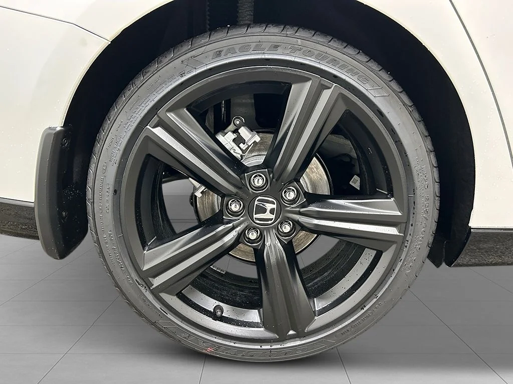 New 2026 Platinum White Pearl Honda Sport-L image 9