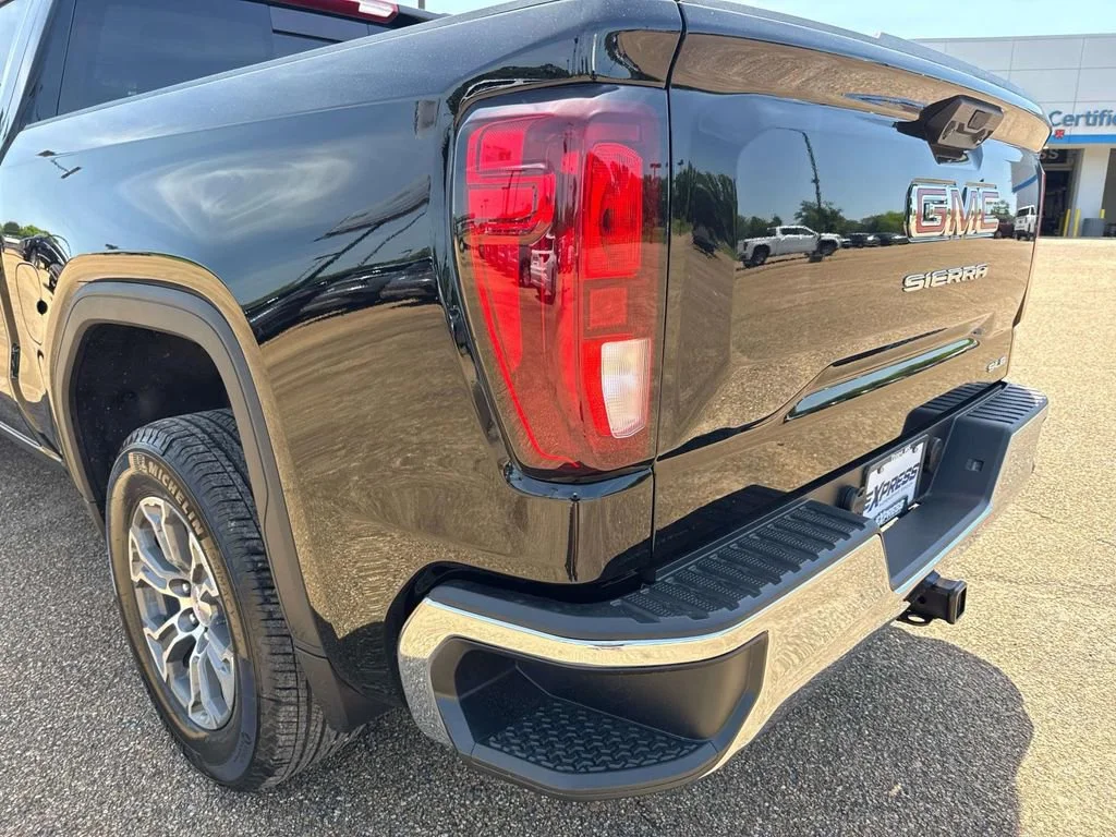 2026 GMC Sierra 1500 SLE - Photo 11