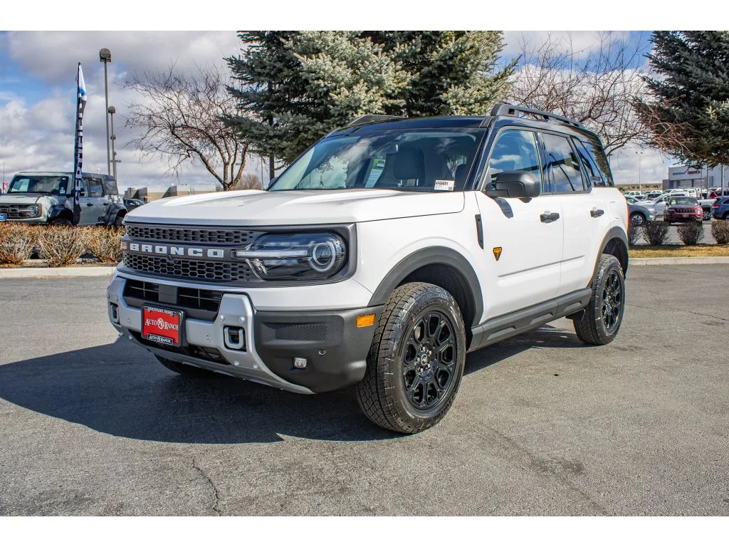 New 2026 OXFORD WHITE Ford Badlands image 4