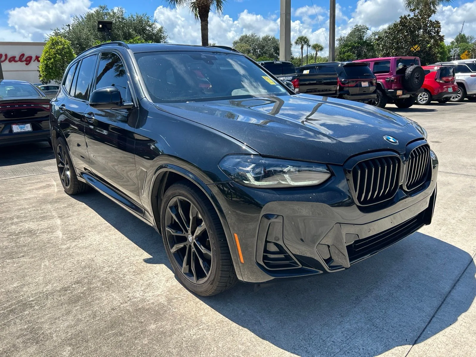 Used 2022 Black Sapphire Metallic BMW sDrive30i image 22