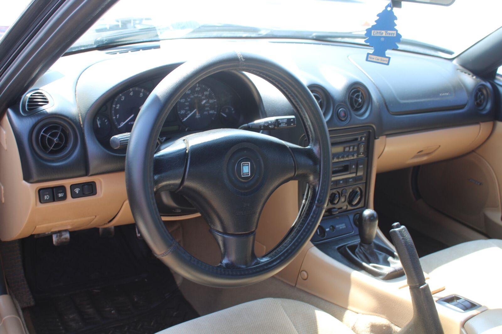 Used 1999  Mazda Base image 9