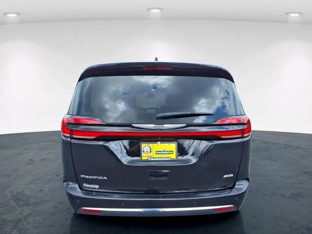 Used 2024 Black Chrysler Touring L image 10