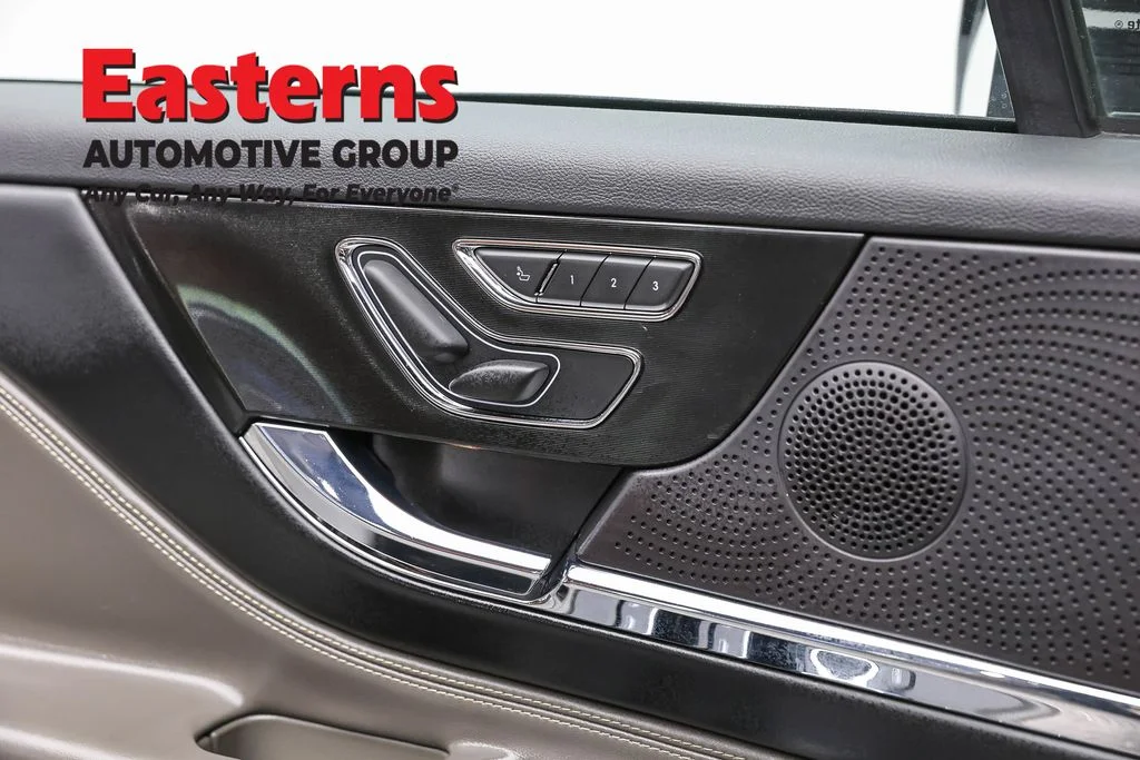 Used 2023 Gray Lincoln Grand Touring image 22