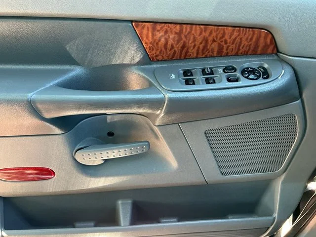 Used 2006 Gray Dodge Laramie image 10