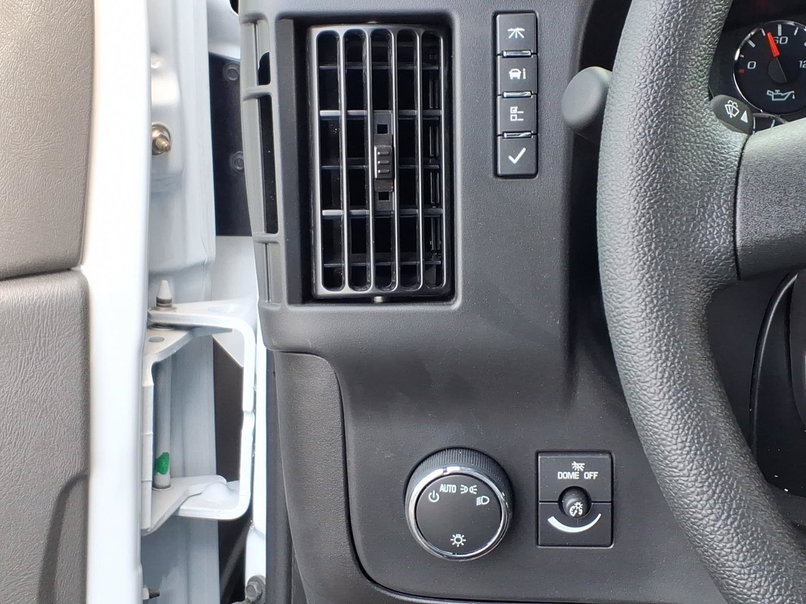 New 2026 Summit White Chevrolet 1WT image 14