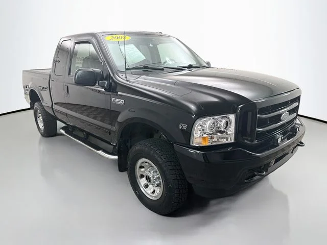 Used 2002 Black Clearcoat Ford XLT image 1