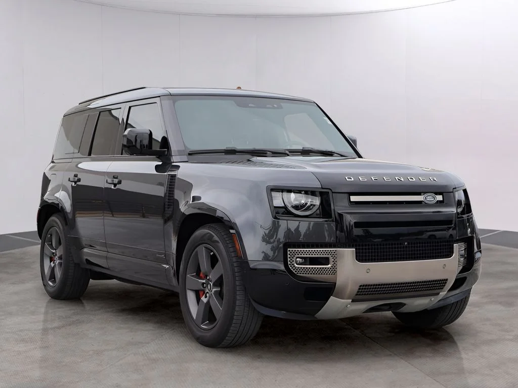Used 2025 Carpathian Gray Premium Metallic Land Rover X image 3