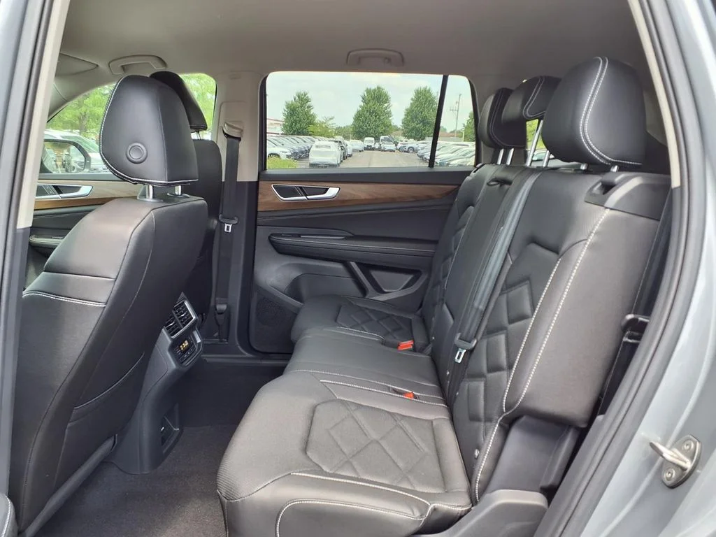 New 2026 Silver Mist Metallic Volkswagen 2.0T SE image 20