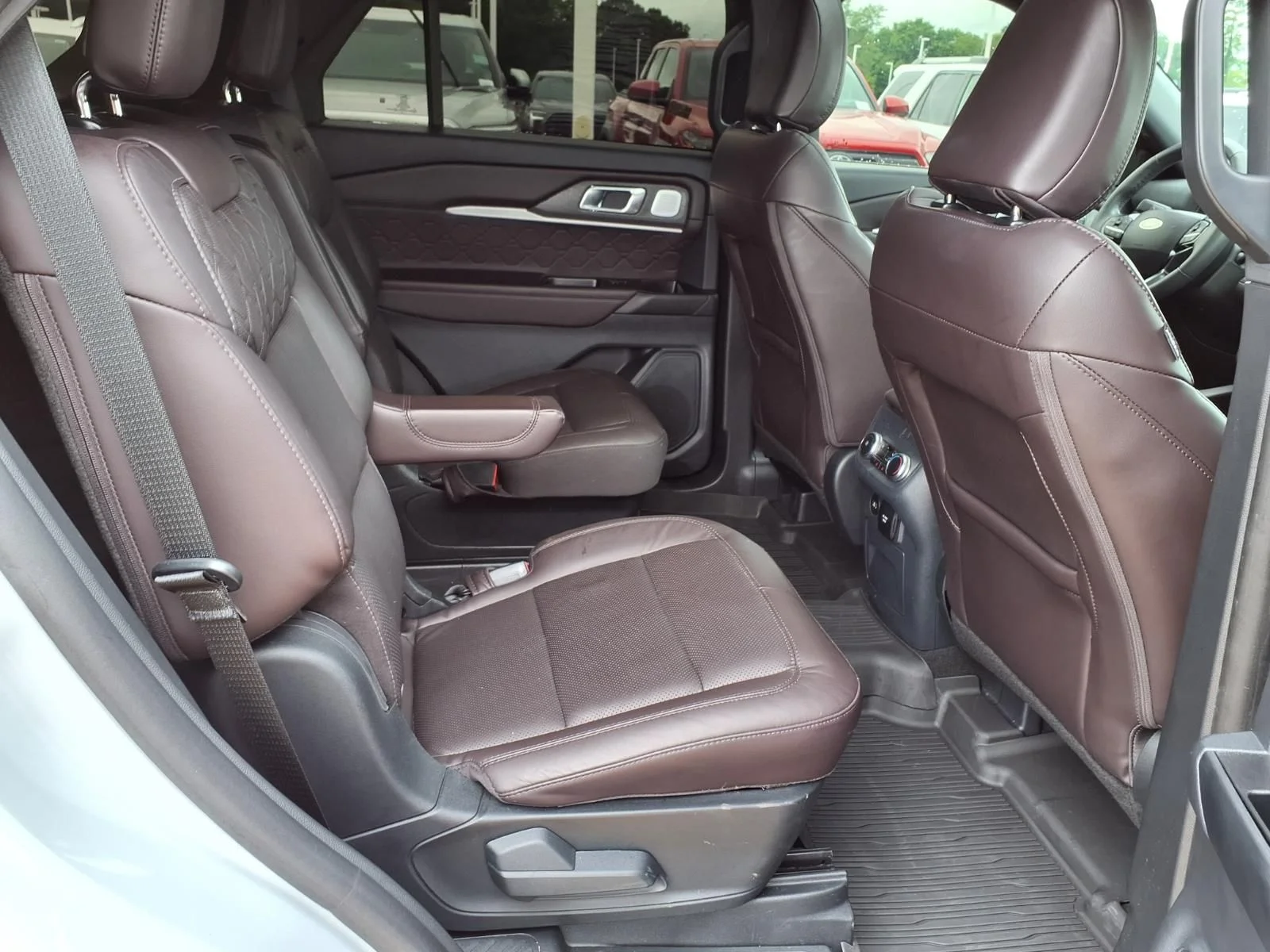 Used 2025 White Ford Platinum image 21