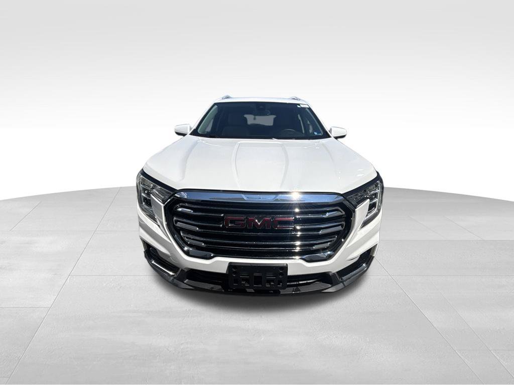 Used 2023 White GMC SLT image 9