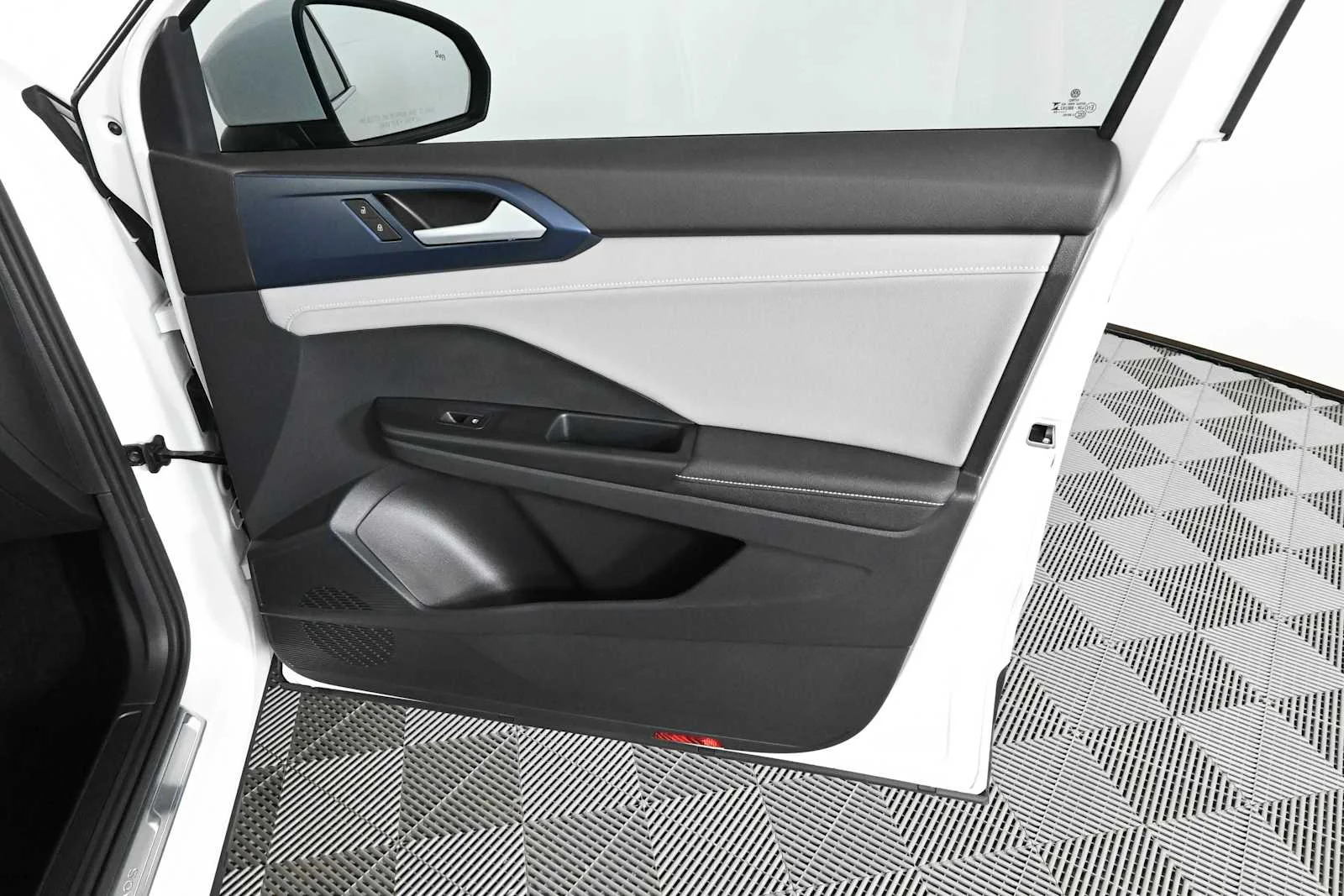 Certified Used 2024 Pure White Volkswagen SE image 8