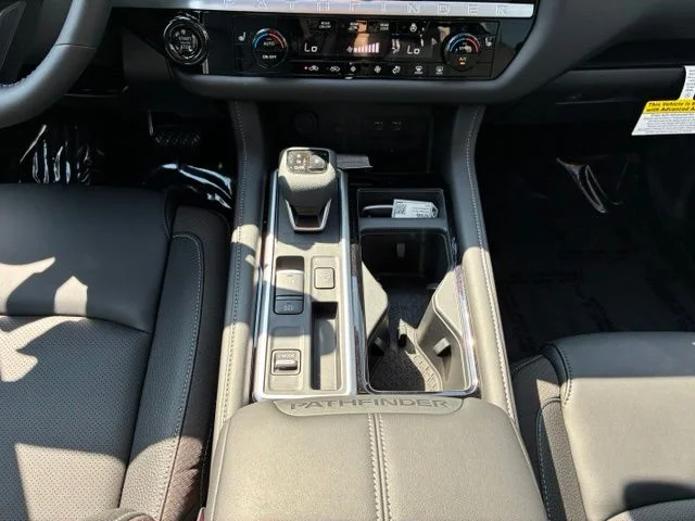 New 2026 Everest White Pearl Tricoat Nissan SL image 15