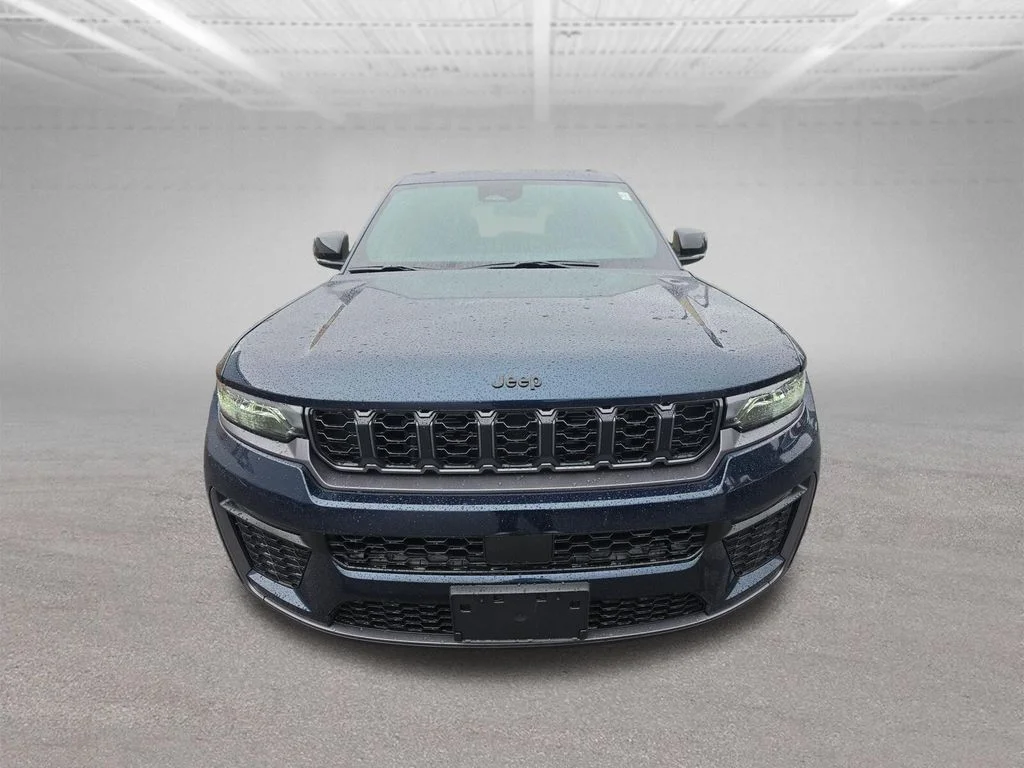 New 2026 Fathom Blue Pearl-Coat Exterior Paint Jeep Limited image 8