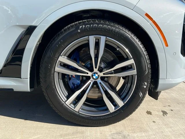 2026 BMW X7 40i - Photo 9