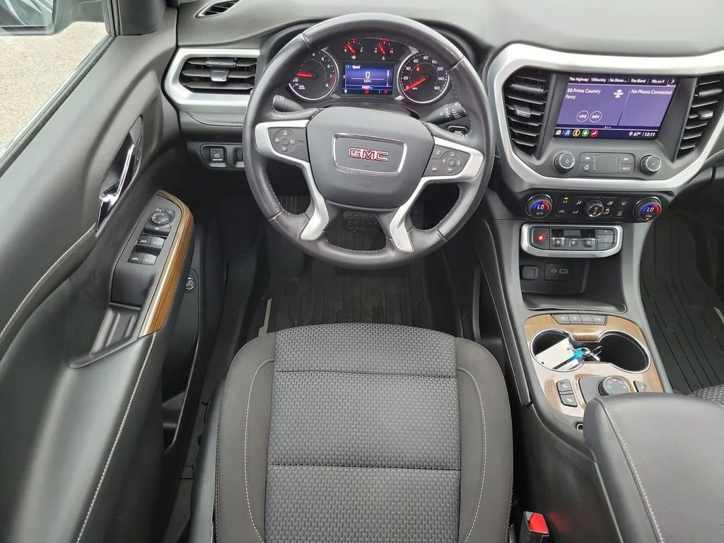 Used 2020 Carbon Black Metallic GMC SLE image 14