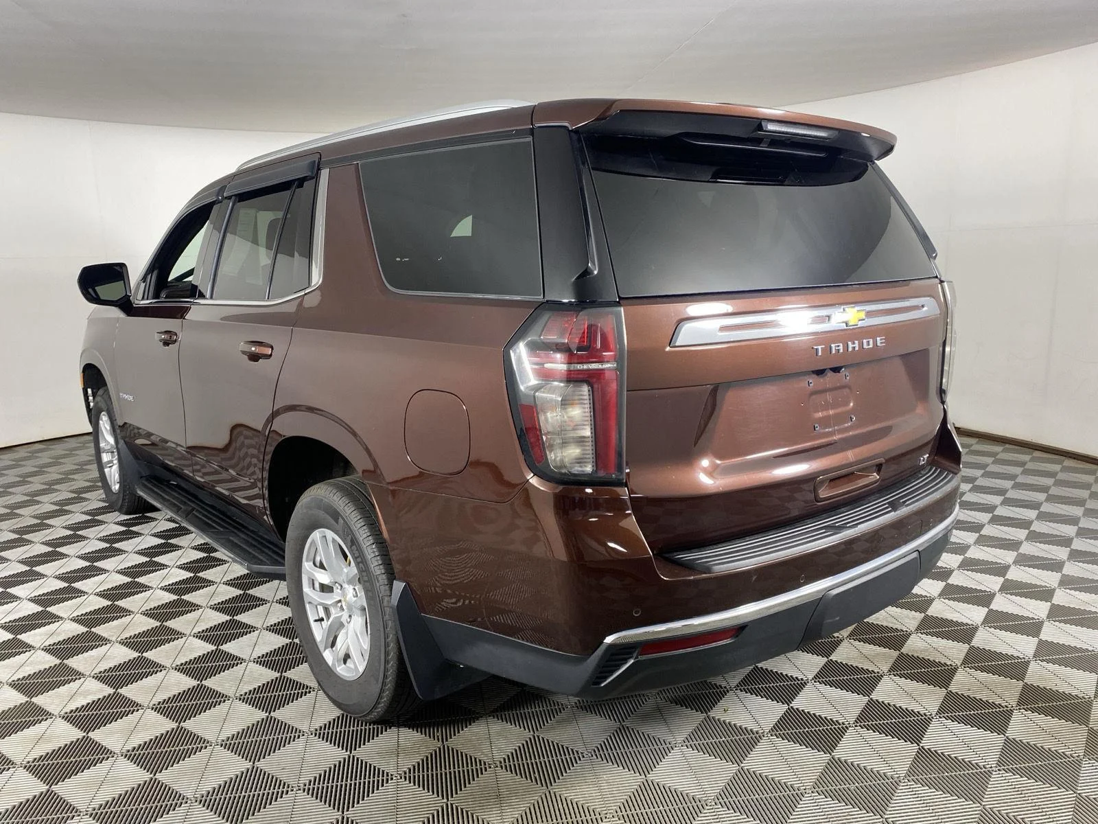 Used 2023 Auburn Metallic Chevrolet LT image 5