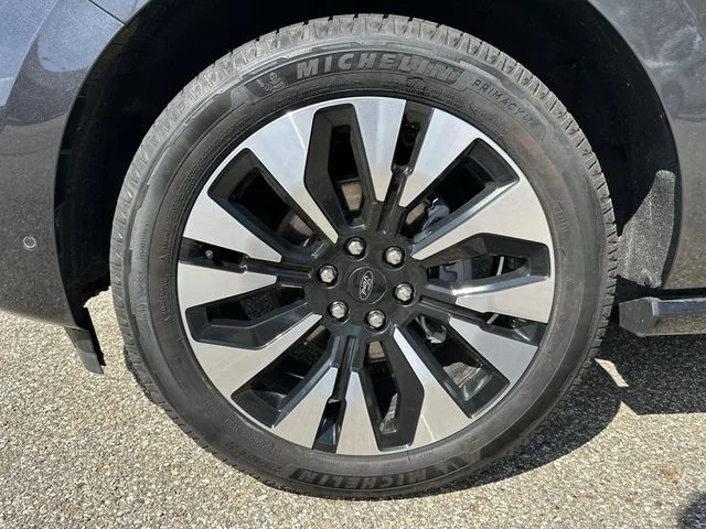 Used 2025 Gray Ford Platinum image 21