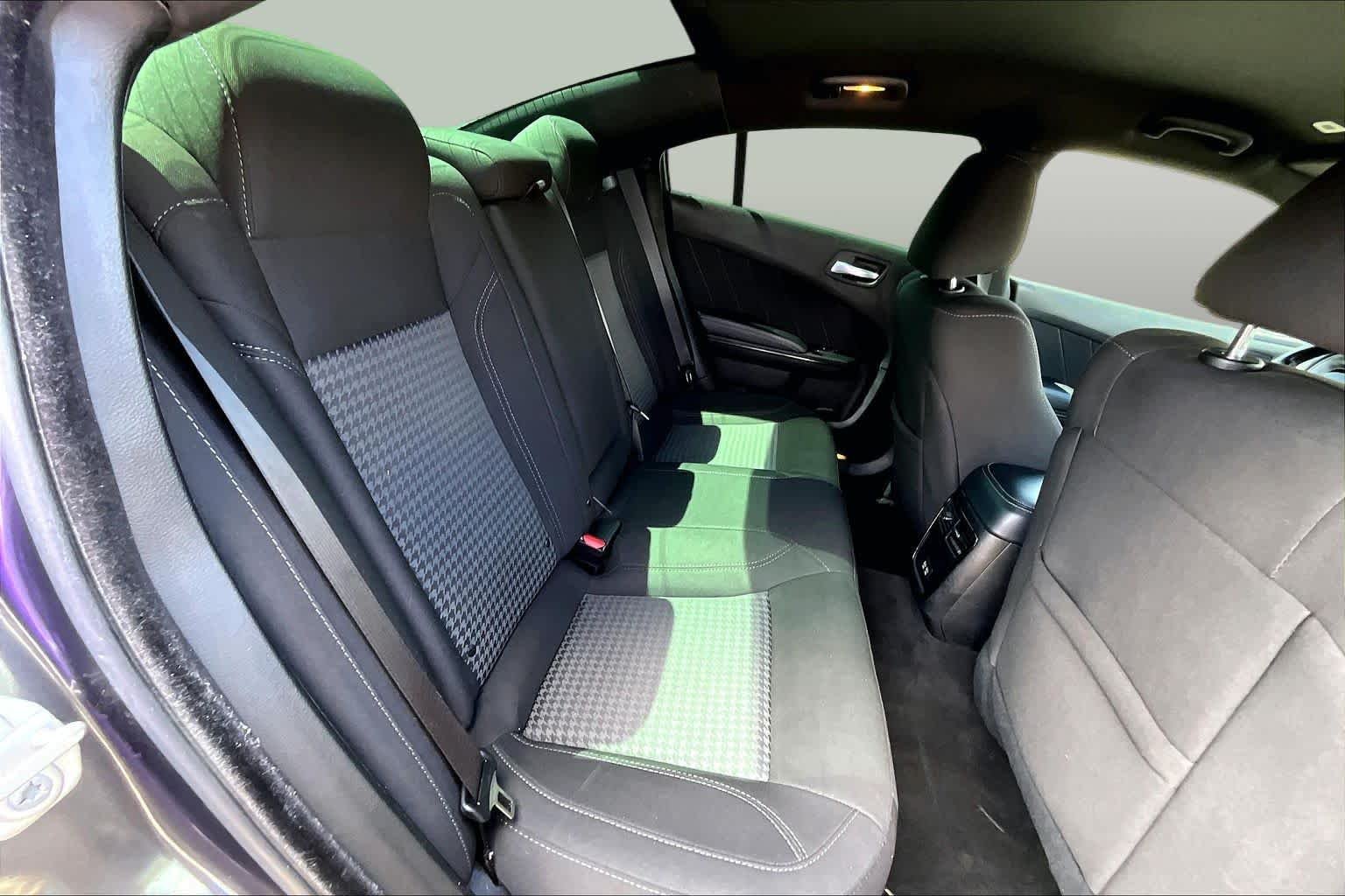 Used 2023 Granite Pearlcoat Dodge SXT image 22