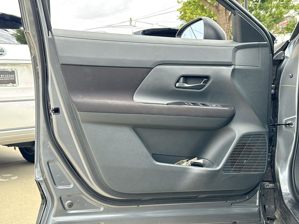 Used 2025 Gray Nissan S image 12