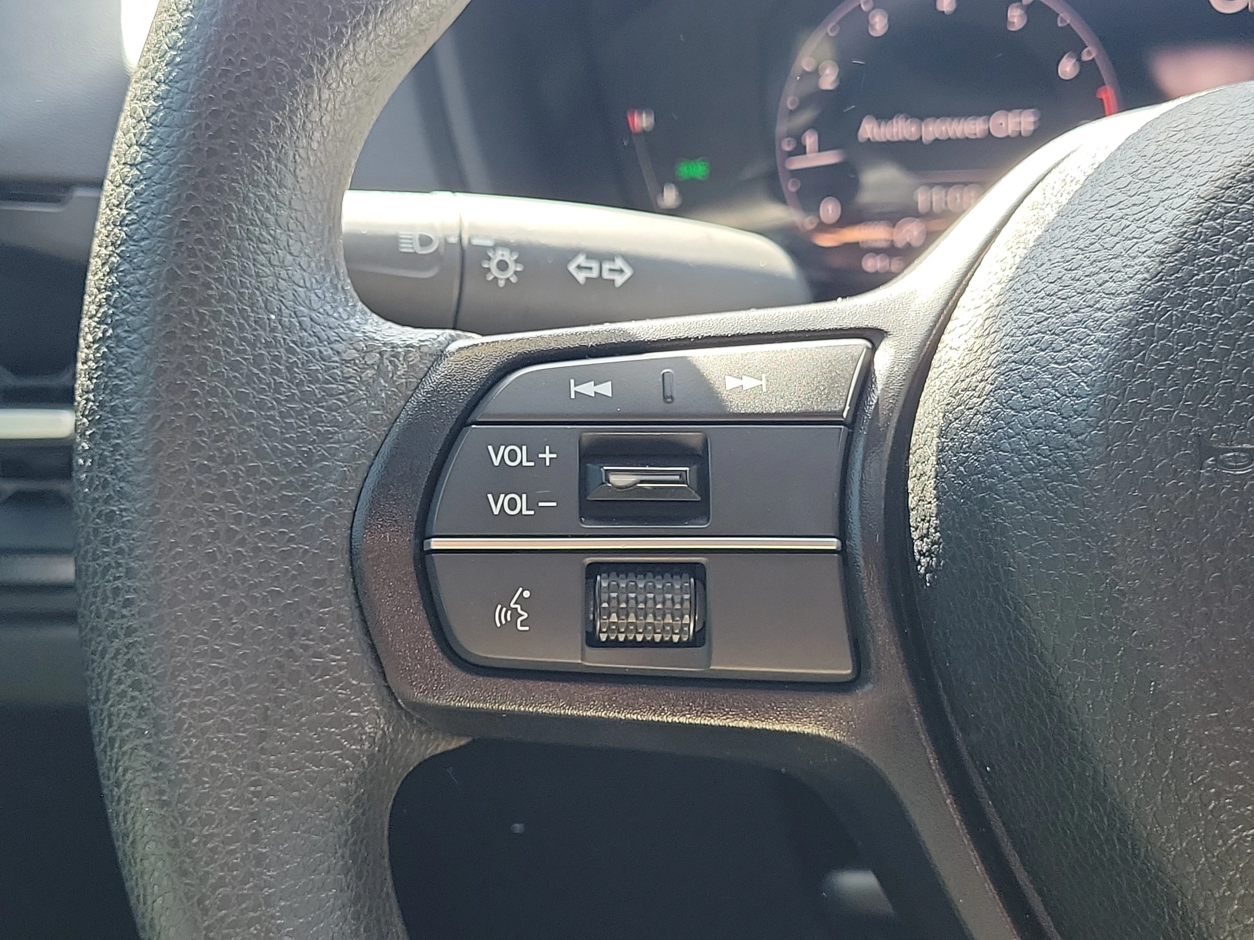 Used 2025 Black Honda SE image 19