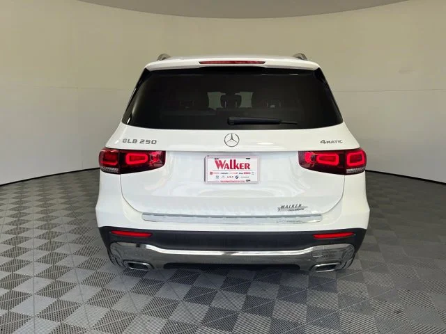 Used 2022 White Mercedes-Benz GLB 250 image 6