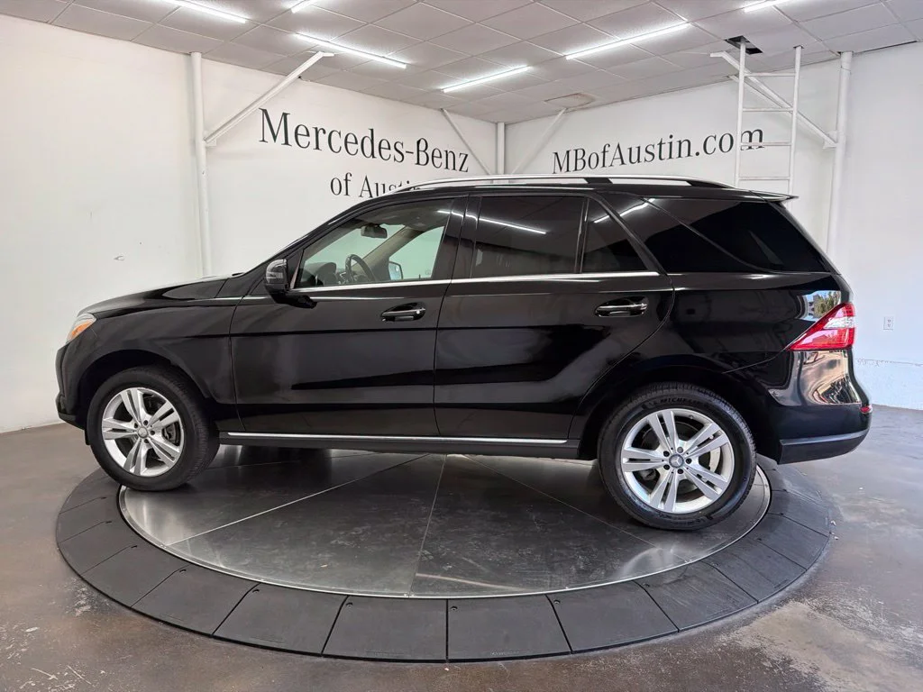 Used 2013 Black Mercedes-Benz ML 350 image 4