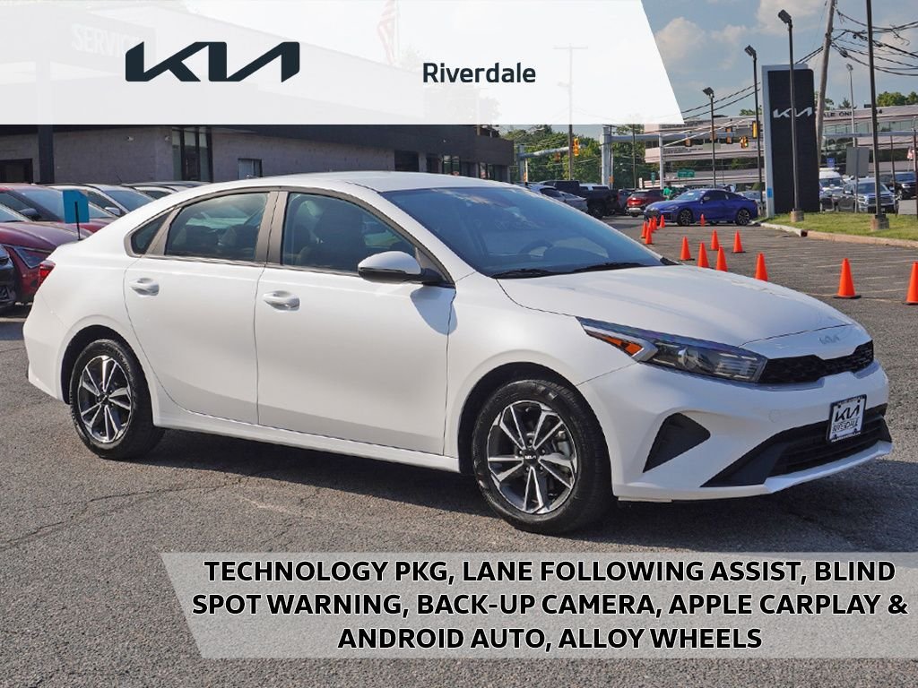 2024 Kia Forte LXS AT's photo